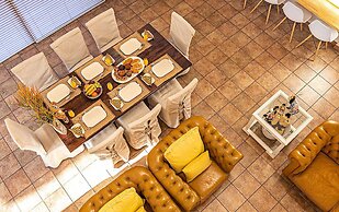 Vaal River YOLO Spaces – Vaal River Bush Lodge