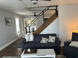 Sweet Mary 2 Bedroom Home by RedAwning