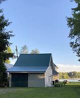 Sweet Mary 2 Bedroom Home by RedAwning