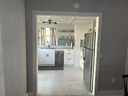 Sweet Mary 2 Bedroom Home by RedAwning