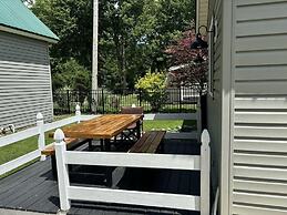 Sweet Mary 2 Bedroom Home by RedAwning