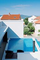 Lena Luxury Apartments