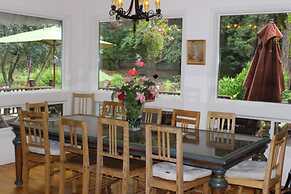 Charming House With Private Pool in Beautiful Location, Sonoma House 1