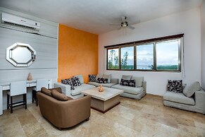 Capital O Cancun International Airport 24/7,