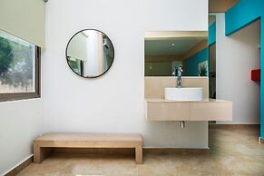 Capital O Cancun International Airport 24/7,