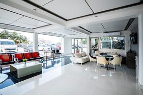 Capital O Cancun International Airport 24/7,