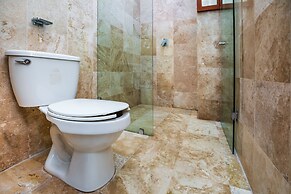 Capital O Cancun International Airport 24/7,