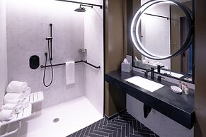 Hotel Indigo Columbus at Riverfront Place by IHG