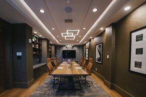 Hotel Indigo Columbus at Riverfront Place by IHG