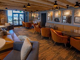 Hotel Indigo Columbus at Riverfront Place by IHG