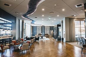 Hotel Indigo Columbus at Riverfront Place by IHG