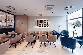 Antunovic Hotel East