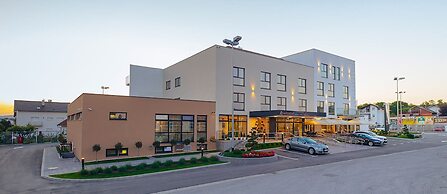 Antunovic Hotel East