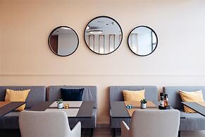 Antunovic Hotel East