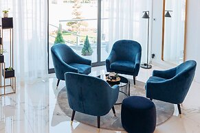 Antunovic Hotel East