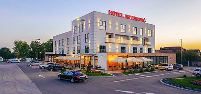 Antunovic Hotel East