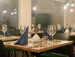 Arctic Skylight Lodge