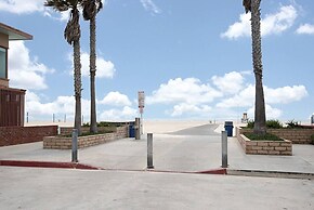 Awesome Family Friendly Beach Home - 1 Block To Ocean - 3BR/2BATH - Se