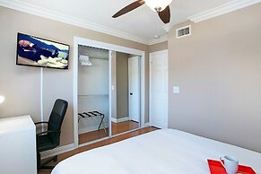 Costa Mesa/Newport - Fast WiFI - Work Stations - Free Parking - Self C