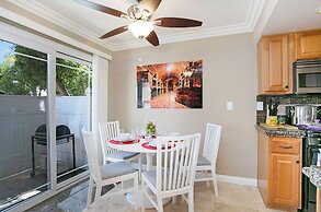 Costa Mesa/Newport - Fast WiFI - Work Stations - Free Parking - Self C