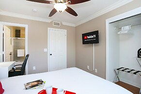 Costa Mesa/Newport - Fast WiFI - Work Stations - Free Parking - Self C