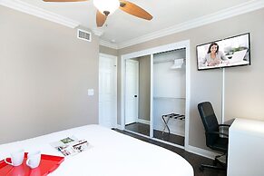 Awesome Multi Level - Large Patio - Fast WIFI - Work Desks - Self Chec