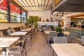 Pure Blanche Hotel