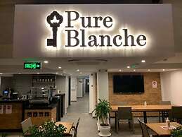 Pure Blanche Hotel