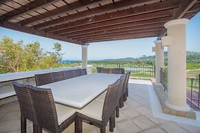 Pristine Bay 4033 4 Bedroom Home by RedAwning