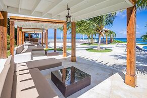 Pristine Bay 4033 4 Bedroom Home by RedAwning