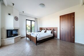 Kahlua Bay Apartments