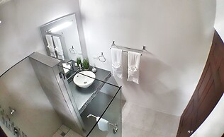 Yellow Tree Suites