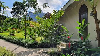 Yellow Tree Suites
