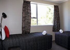 Lakes Edge Holiday Park