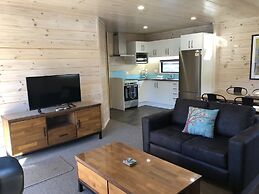 Lakes Edge Holiday Park