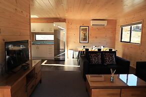 Lakes Edge Holiday Park