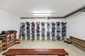 Chalet Oliver by Skinetworks