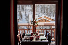 Victoria Lodge, Friendly Hotel