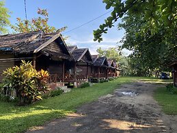 Sawarna Little Hula Hula
