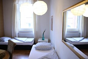a-domo Apartments Oberhausen - Budget Apartments & Flats - short & lon