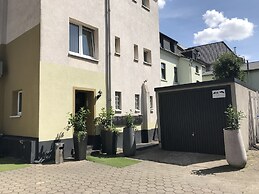 a-domo Apartments Oberhausen - Budget Apartments & Flats - short & lon