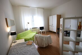 a-domo Apartments Oberhausen - Budget Apartments & Flats - short & lon