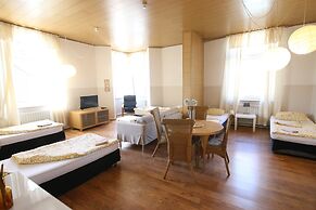 a-domo Apartments Oberhausen - Budget Apartments & Flats - short & lon