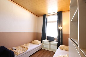 a-domo Apartments Oberhausen - Budget Apartments & Flats - short & lon