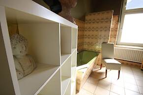 a-domo Apartments Oberhausen - Budget Apartments & Flats - short & lon