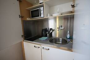 a-domo Apartments Oberhausen - Budget Apartments & Flats - short & lon