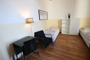 a-domo Apartments Oberhausen - Budget Apartments & Flats - short & lon