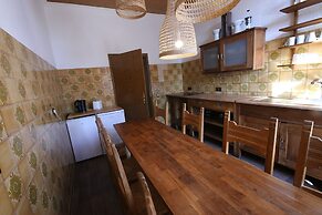 a-domo Apartments Oberhausen - Budget Apartments & Flats - short & lon