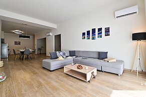 Thisean Modern Suites by Athens Stay