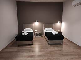 Thisean Modern Suites by Athens Stay